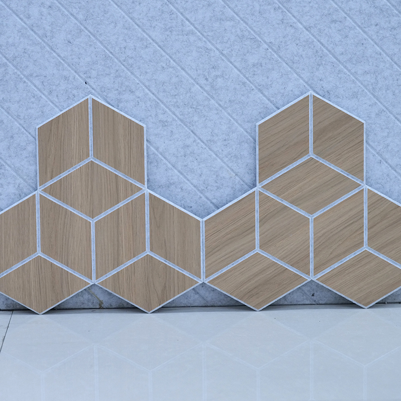 Panneaux acoustiques en bois de conception moderne de première qualité pour l'hôtel d'école de bureau à la maison excellentes panneaux de panneau mural d'absorption acoustique